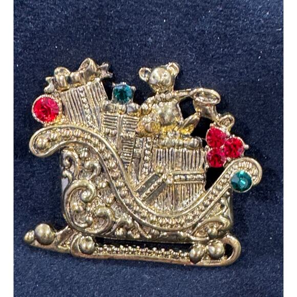 None Jewelry - old-Tone Christmas Sleigh Bear Pin Brooch, Teddy Bear & Gifts CP53